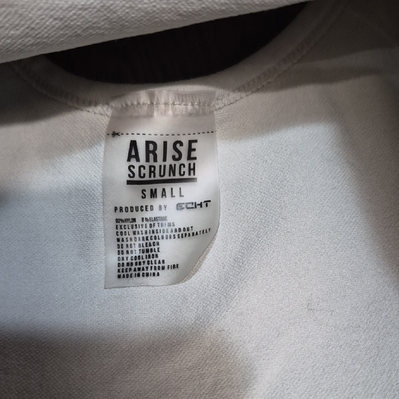 ECHT Women's Light Gray Long Sleeve Crop Top with Orange Band - Picture 2 of 4